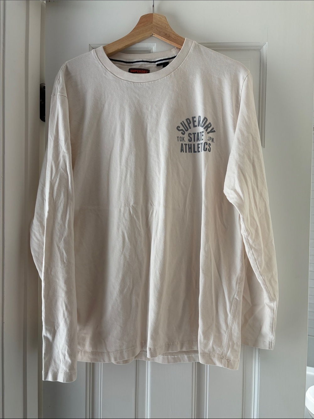 Superdry Men's Long Sleeve Cream Athletic Tee with Grey Logo